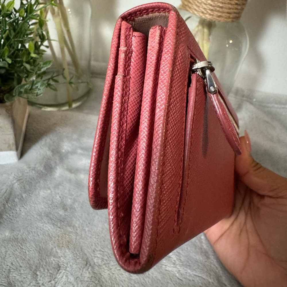 ✨🛍️ Pre-loved Prada Pink Saffiano Leather Wallet with COA. EUC. - Picture 3 of 15